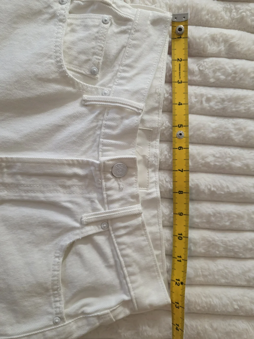 Mother Maven Bermuda Fray Shorts in Picket Fence Size 24